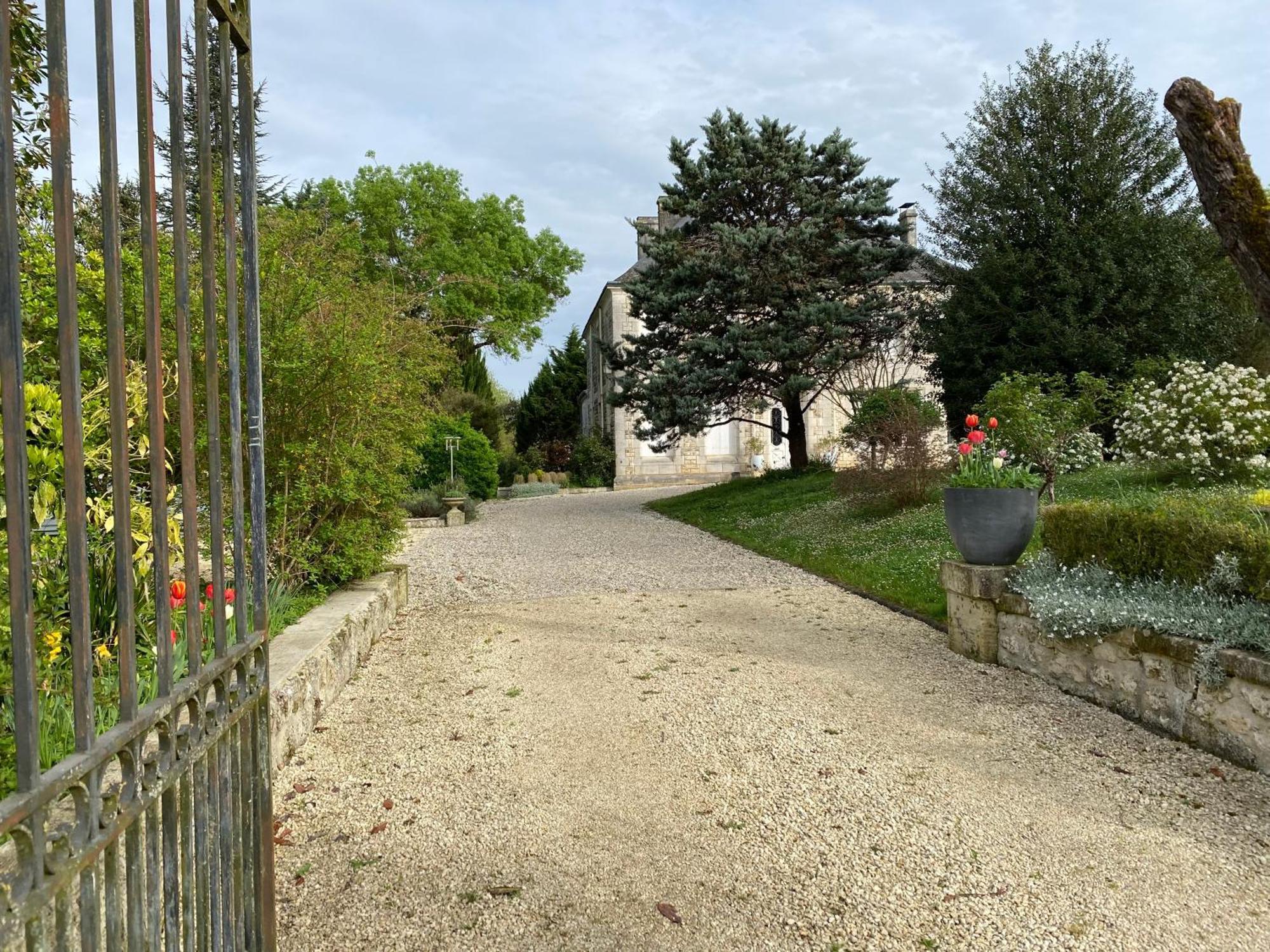 Domaine De La Perthuiserie Saint-Porchaire 外观 照片